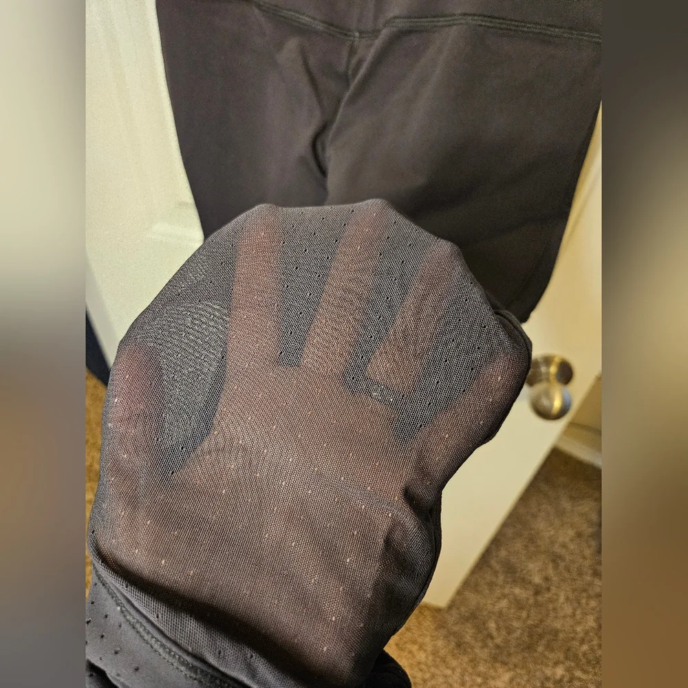Lululemon Barre Star Pant in Black - Size 8 (FLAWED)